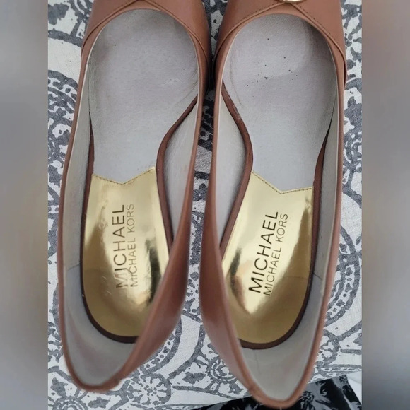 Michael by Michael Kors Caroline Charm Pump - Picture 9 of 14